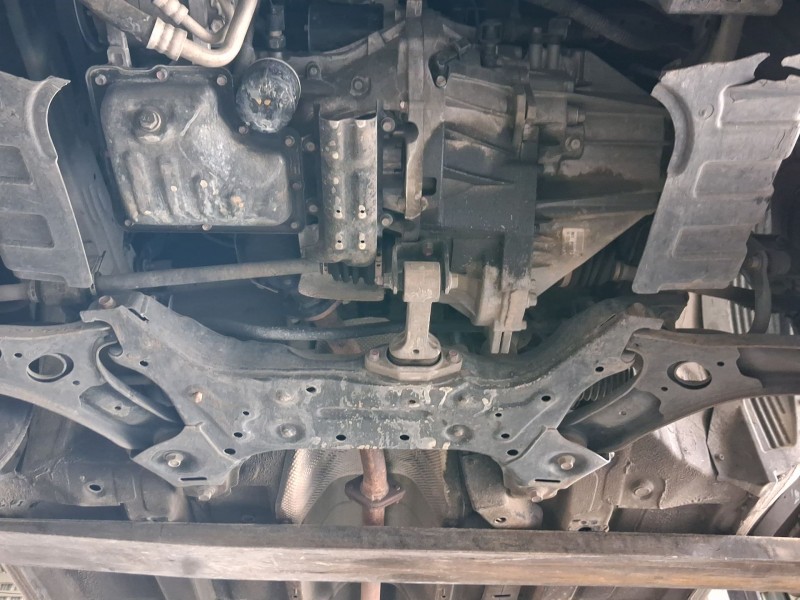 Recambio de puente delantero para hyundai i20 i (pb, pbt) 1.2 referencia OEM IAM 624001J550  