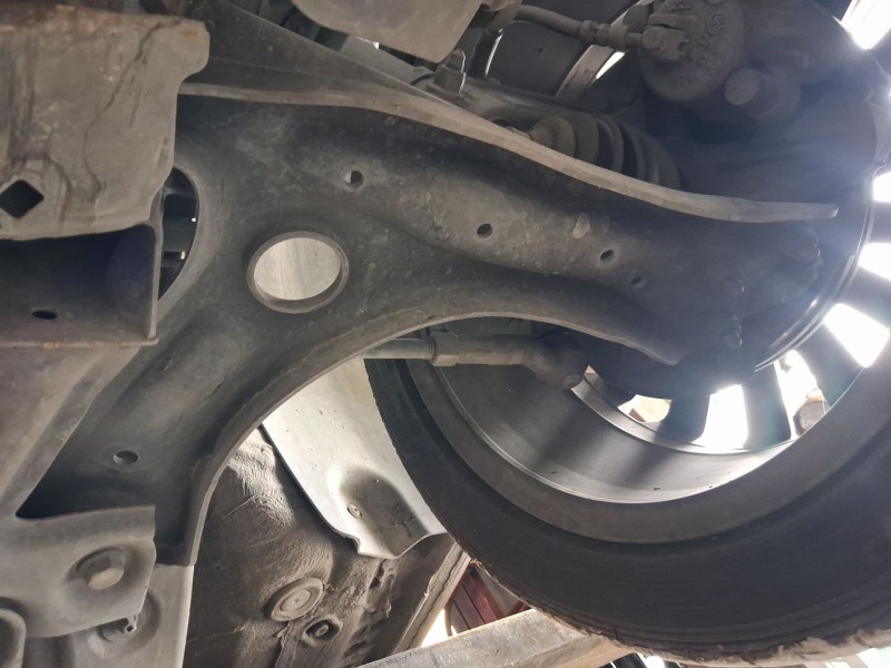 Recambio de brazo suspension inferior delantero izquierdo para seat ibiza iv (6j5, 6p1) 1.2 tsi referencia OEM IAM 6R0407151F  