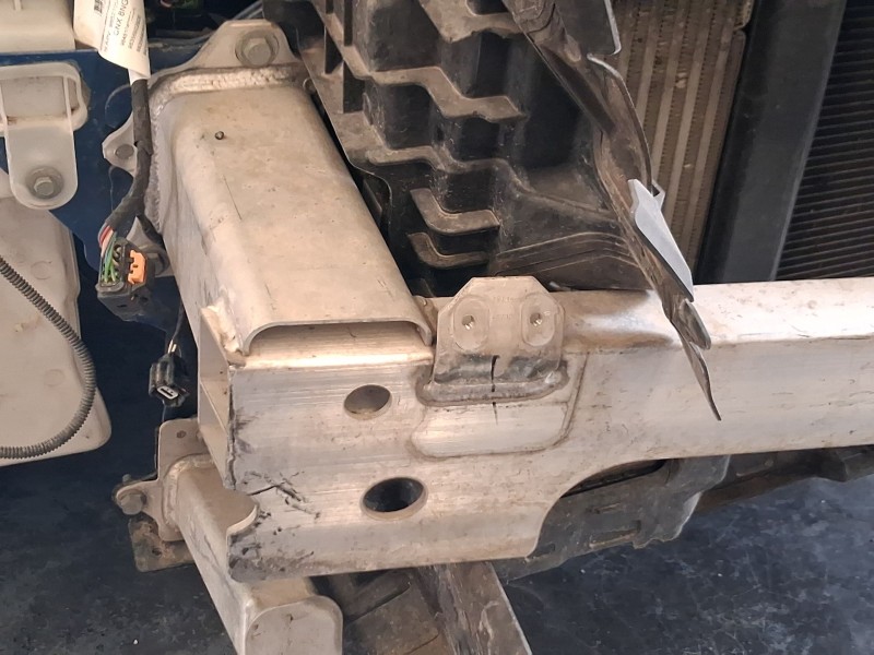 Recambio de refuerzo paragolpes delantero para peugeot 2008 ii (ud_, us_, uy_, uj_, ur_, uc_) 1.5 bluehdi 130 referencia OEM IAM