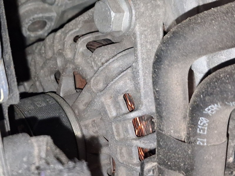Recambio de alternador para peugeot 2008 ii (ud_, us_, uy_, uj_, ur_, uc_) 1.5 bluehdi 130 referencia OEM IAM 9835688980  