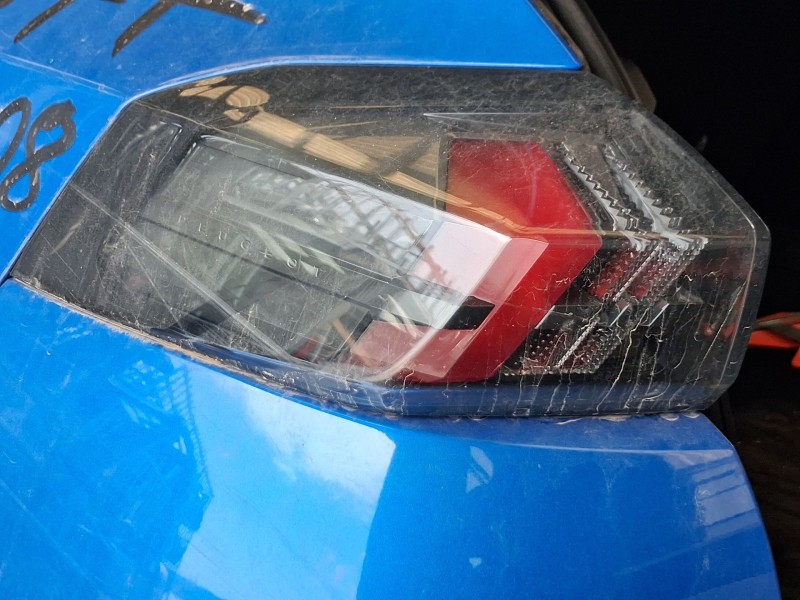 Recambio de piloto trasero izquierdo exterior para peugeot 2008 ii (ud_, us_, uy_, uj_, ur_, uc_) 1.5 bluehdi 130 referencia OEM