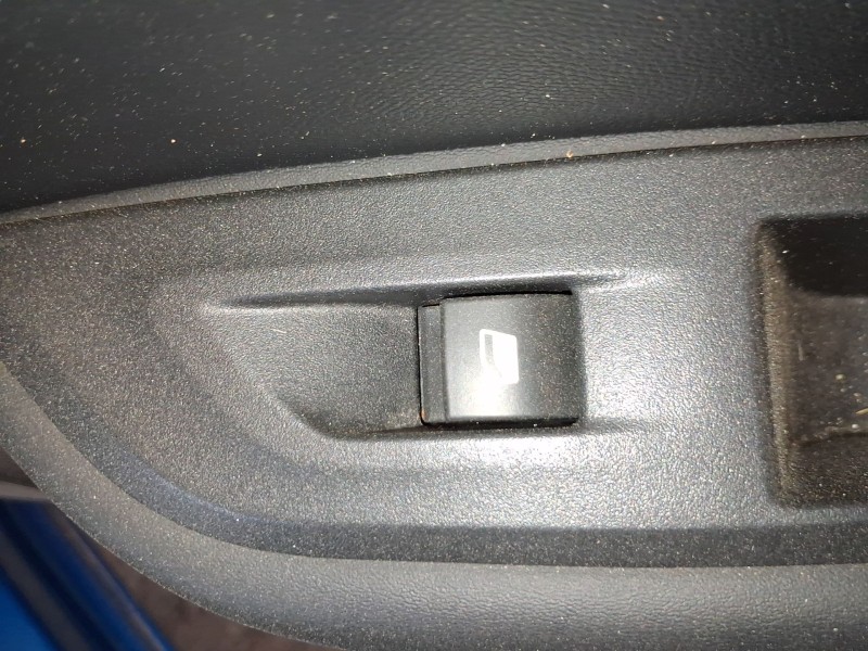 Recambio de mando elevalunas trasero derecho para peugeot 2008 ii (ud_, us_, uy_, uj_, ur_, uc_) 1.5 bluehdi 130 referencia OEM 