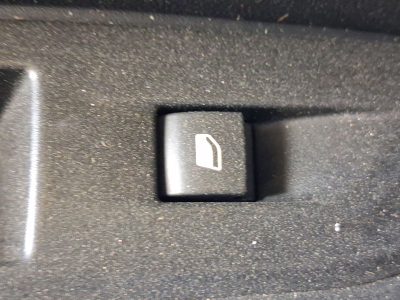 Recambio de mando elevalunas trasero izquierdo para peugeot 2008 ii (ud_, us_, uy_, uj_, ur_, uc_) 1.5 bluehdi 130 referencia OE