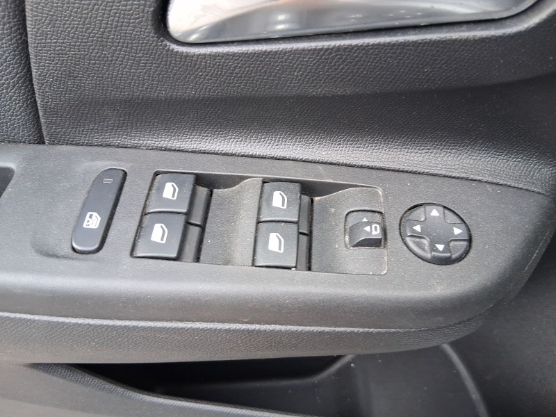 Recambio de mando elevalunas delantero izquierdo para opel corsa f (p2jo) 1.2 (68) referencia OEM IAM 96788281ZD C/MANDO RETROVI
