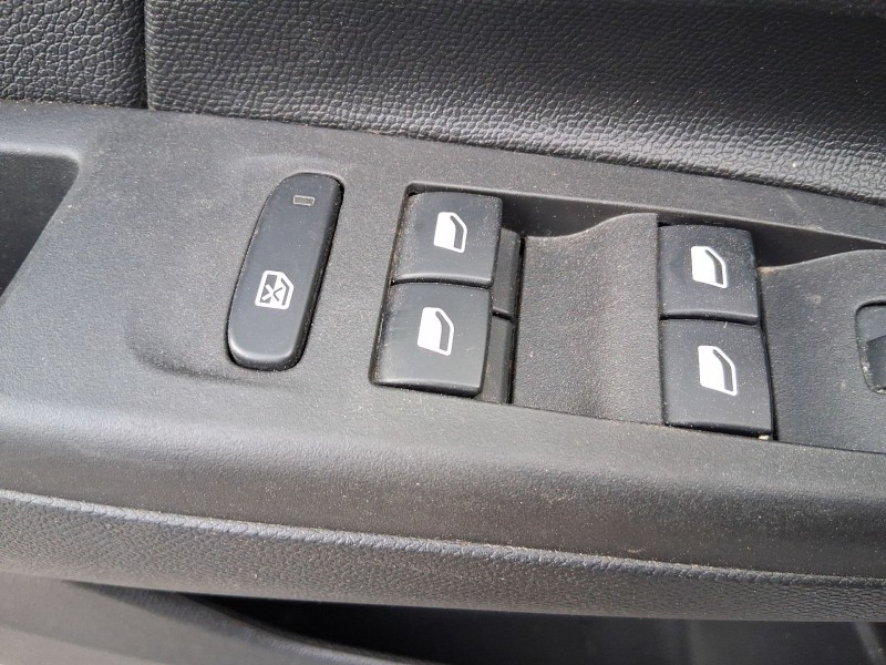 Recambio de mando elevalunas delantero izquierdo para opel corsa f (p2jo) 1.2 (68) referencia OEM IAM 96788281ZD C/MANDO RETROVI