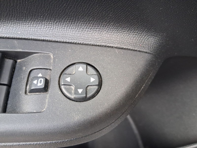 Recambio de mando elevalunas delantero izquierdo para opel corsa f (p2jo) 1.2 (68) referencia OEM IAM 96788281ZD C/MANDO RETROVI