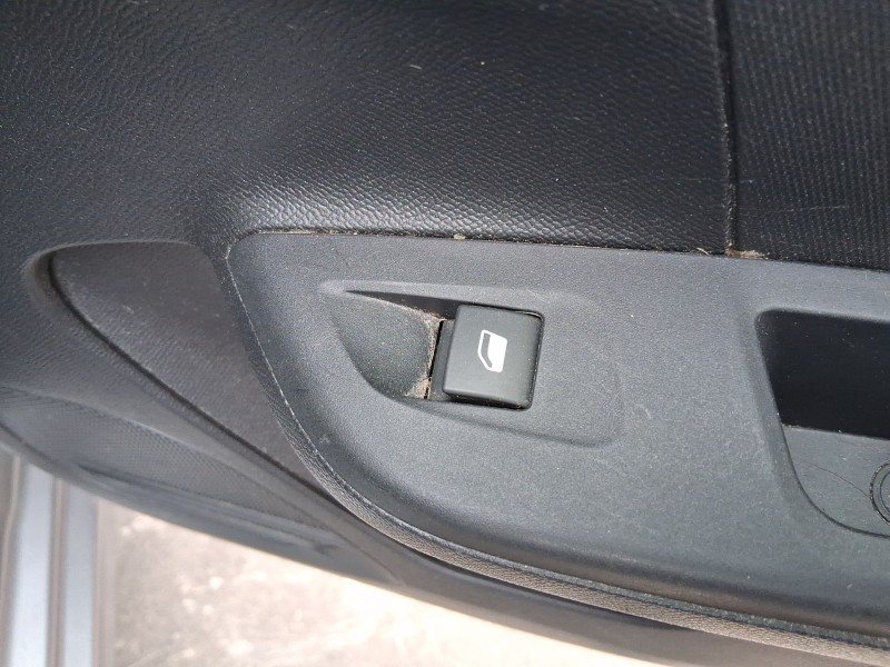 Recambio de mando elevalunas trasero derecho para opel corsa f (p2jo) 1.2 (68) referencia OEM IAM 98044803ZD  