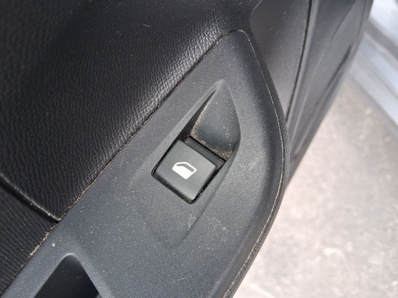 Recambio de mando elevalunas trasero izquierdo para opel corsa f (p2jo) 1.2 (68) referencia OEM IAM 98044803ZD  