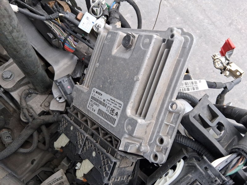 Recambio de centralita motor uce para opel corsa f (p2jo) 1.2 (68) referencia OEM IAM 1667995480  