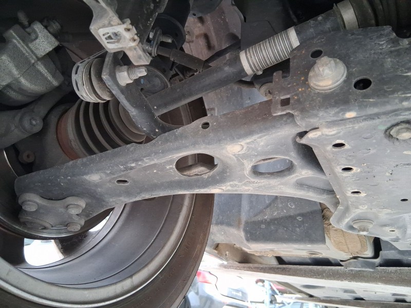 Recambio de brazo suspension inferior delantero derecho para opel corsa f (p2jo) 1.2 (68) referencia OEM IAM 9857897880  