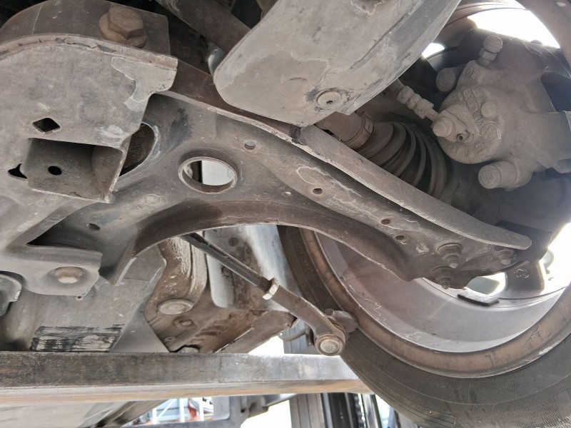 Recambio de brazo suspension inferior delantero izquierdo para volkswagen polo v (6r1, 6c1) 1.2 referencia OEM IAM 6R0407151F  