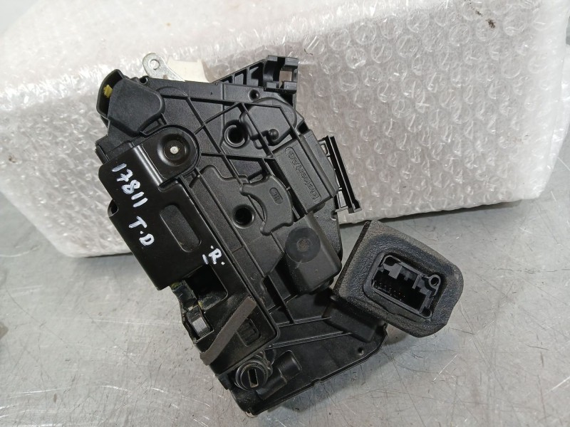 Recambio de cerradura puerta trasera derecha para volkswagen golf sportsvan vii (am1, an1) 1.4 tsi referencia OEM IAM 5K4839016A