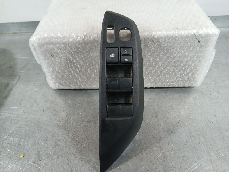 Recambio de mando elevalunas delantero izquierdo para toyota yaris (_p21_, _pa1_, _ph1_) 1.5 hybrid (mxph11) referencia OEM IAM 