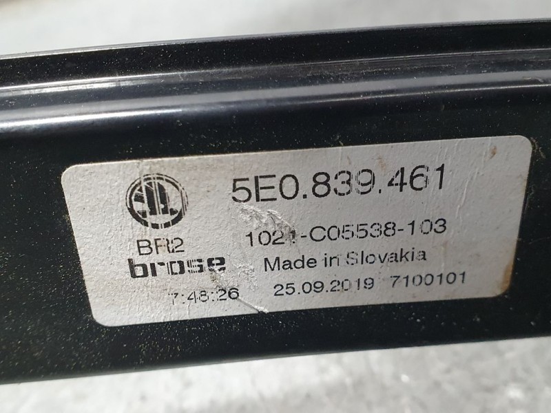Recambio de elevalunas trasero izquierdo para skoda octavia lim. (5e3) active referencia OEM IAM 5E0839461 1021C05538103 BROSE E