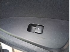 MANDO ELEVALUNAS TRASERO DERECHO 93581P1000 