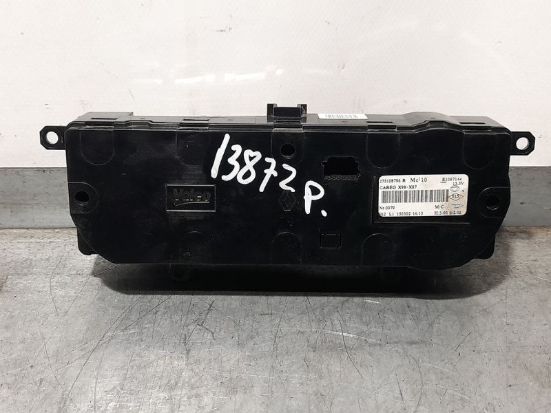 Recambio de mando climatizador para renault captur expression referencia OEM IAM 175108796  