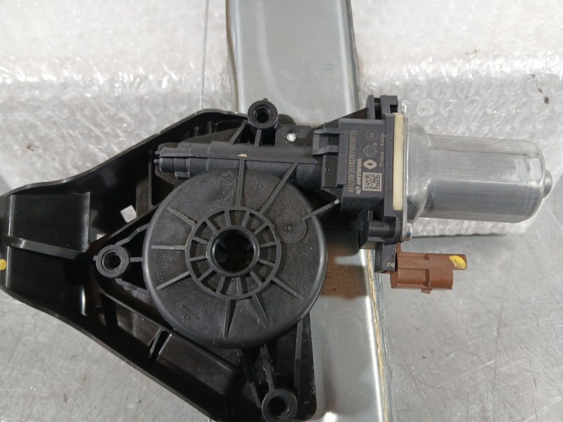 Recambio de elevalunas delantero derecho para dacia sandero iii 1.0 tce 90 referencia OEM IAM 807206015R  