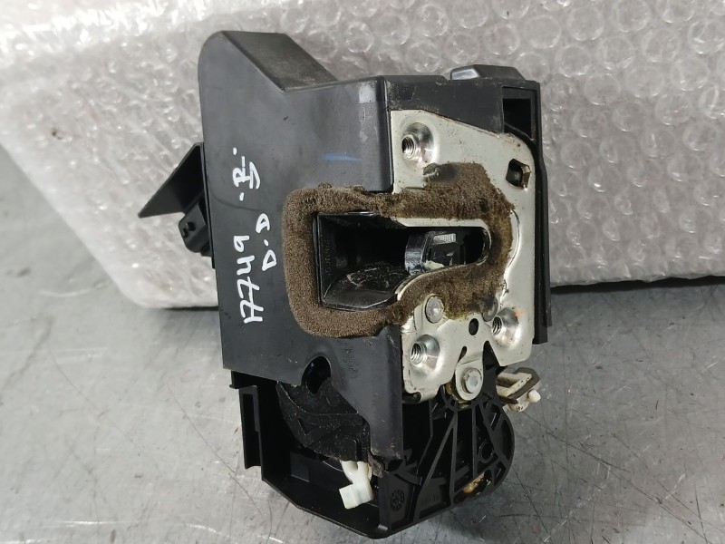 Recambio de cerradura puerta delantera derecha para dacia sandero iii 1.0 tce 90 referencia OEM IAM 805028269R  