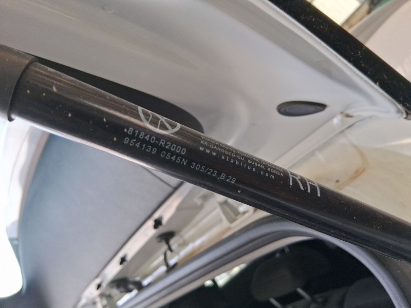 Recambio de amortiguadores maletero / porton para kia sportage v (nq5) 1.6 t-gdi referencia OEM IAM 81830R2000  