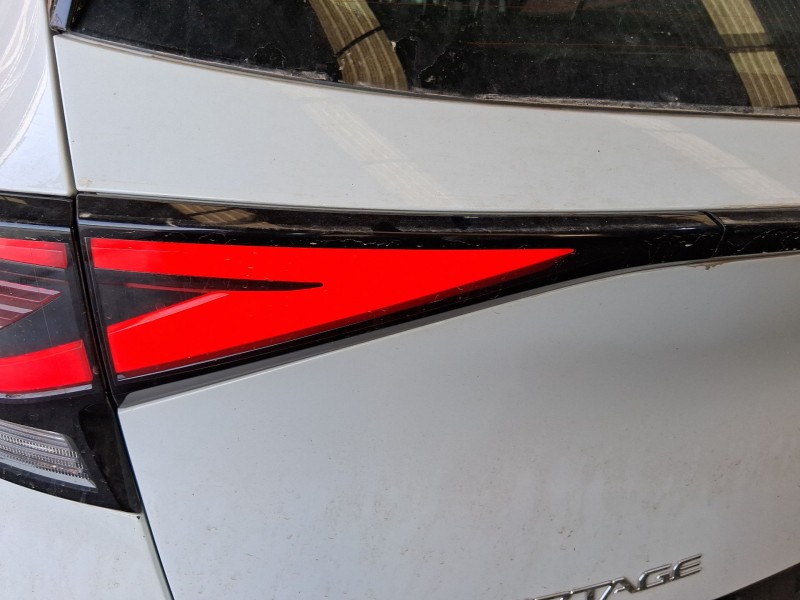 Recambio de piloto trasero izquierdo interior para kia sportage v (nq5) 1.6 t-gdi referencia OEM IAM 92403R2600  