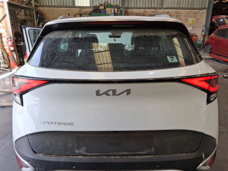 Recambio de porton trasero para kia sportage v (nq5) 1.6 t-gdi referencia OEM IAM 72800R2000  