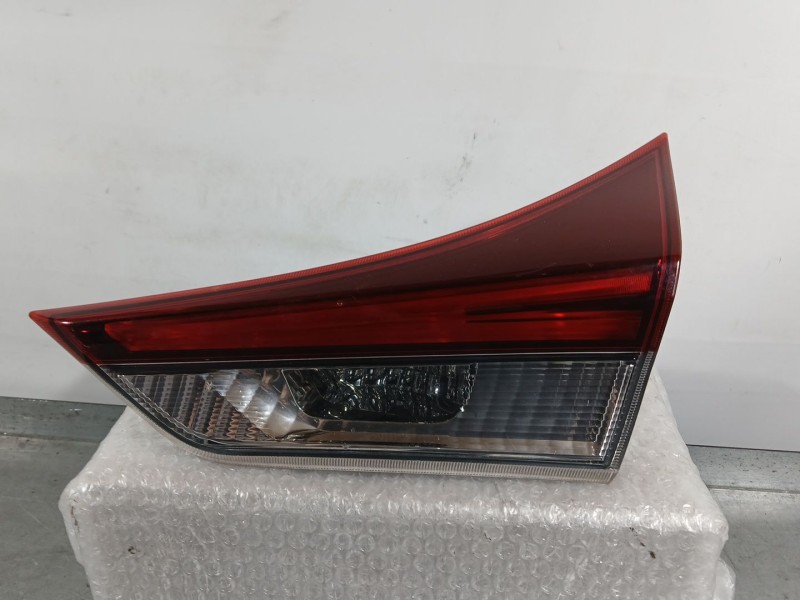 Recambio de piloto trasero derecho interior para toyota auris (-e18) 1.8 hybrid (zwee186) referencia OEM IAM 8158102460  