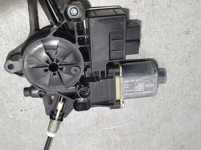 Recambio de elevalunas trasero izquierdo para skoda octavia lim. (5e3) active referencia OEM IAM 5E0839461 1021C05538103 BROSE E