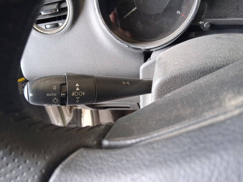 Recambio de mando luces y limpia para peugeot 5008 ii (mc_, mj_, mr_, m4_) 1.6 bluehdi 115 (mcbhxh, mcbhxw) referencia OEM IAM 9
