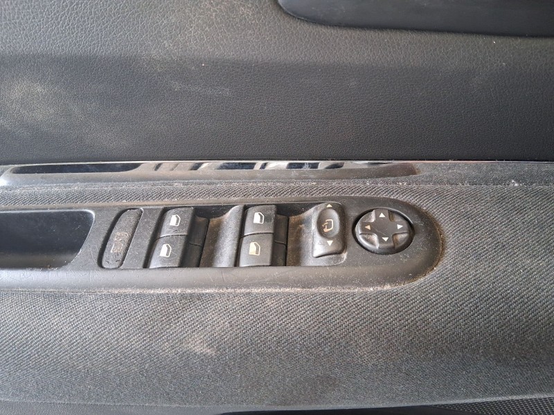 Recambio de mando elevalunas delantero izquierdo para peugeot 5008 ii (mc_, mj_, mr_, m4_) 1.6 bluehdi 115 (mcbhxh, mcbhxw) refe