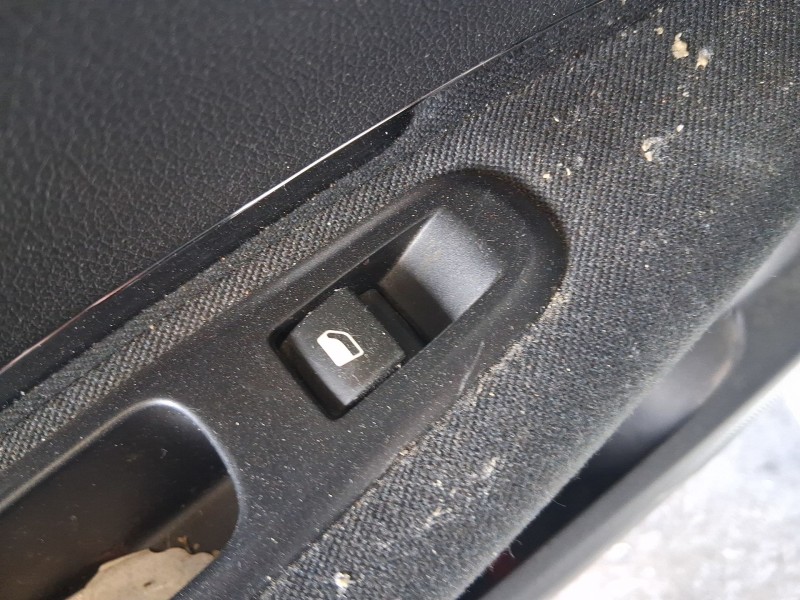 Recambio de mando elevalunas trasero izquierdo para peugeot 5008 ii (mc_, mj_, mr_, m4_) 1.6 bluehdi 115 (mcbhxh, mcbhxw) refere