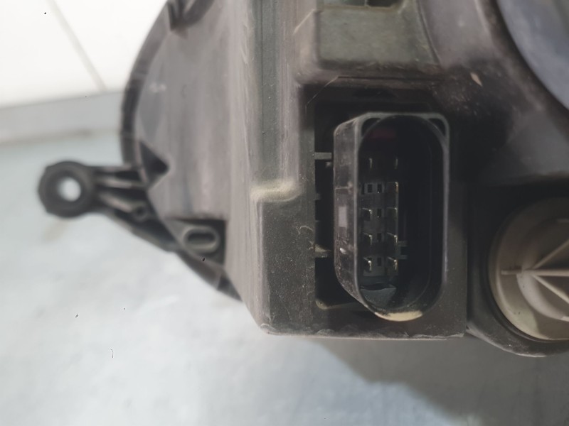 Recambio de faro derecho para volkswagen golf v (1k1) 1.9 tdi referencia OEM IAM 1K6941030T  