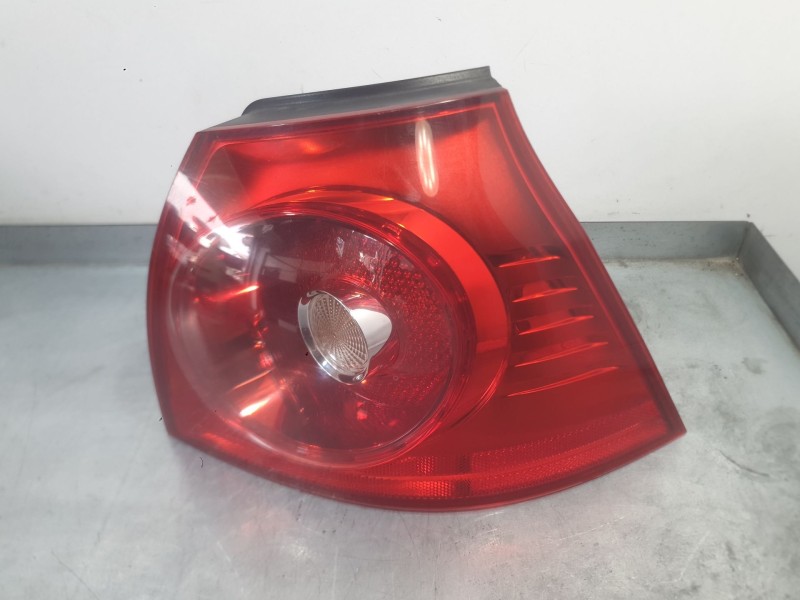 Recambio de piloto trasero derecho exterior para volkswagen golf v (1k1) 1.9 tdi referencia OEM IAM 1K6945096AA  