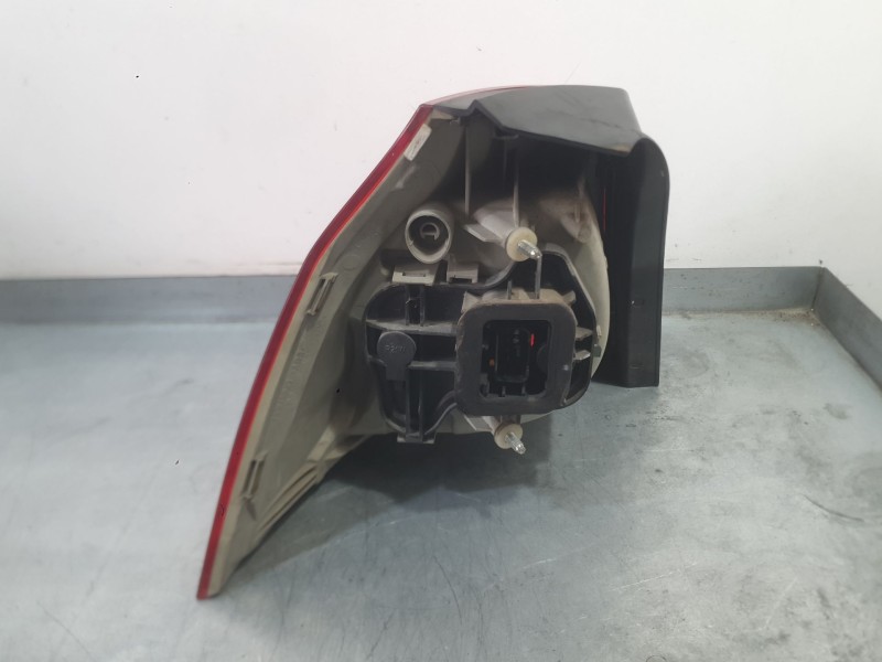Recambio de piloto trasero derecho exterior para volkswagen golf v (1k1) 1.9 tdi referencia OEM IAM 1K6945096AA  