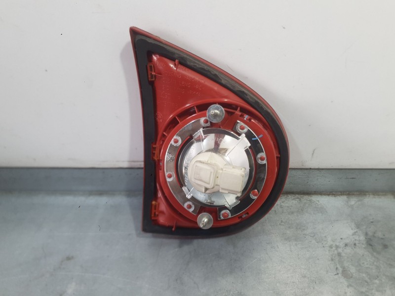 Recambio de piloto trasero derecho interior para volkswagen golf v (1k1) 1.9 tdi referencia OEM IAM 1K6945094E  