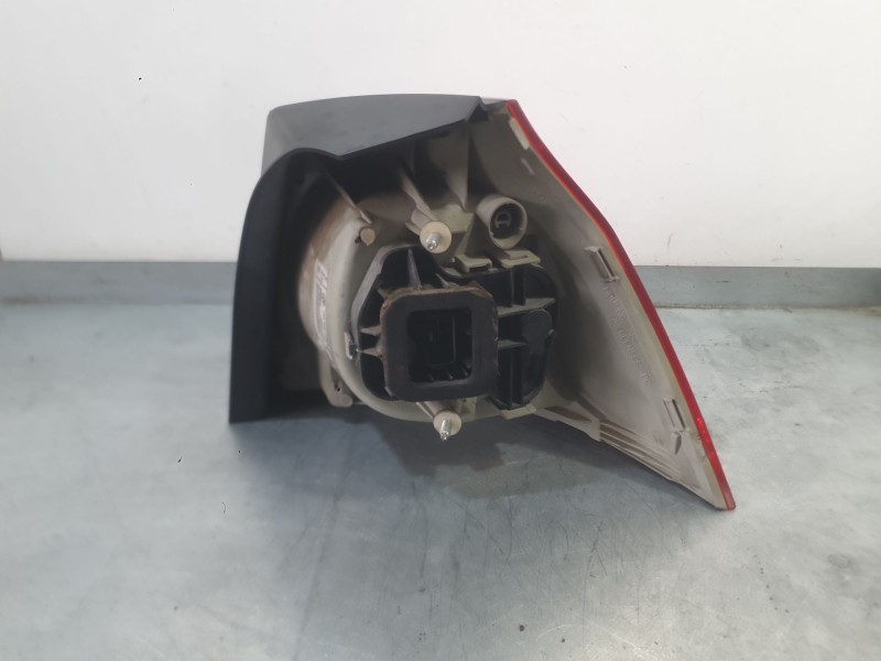 Recambio de piloto trasero izquierdo exterior para volkswagen golf v (1k1) 1.9 tdi referencia OEM IAM 1K6945095AA  