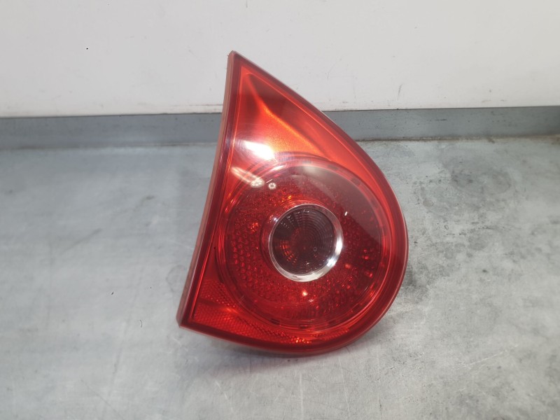 Recambio de piloto trasero izquierdo interior para volkswagen golf v (1k1) 1.9 tdi referencia OEM IAM 1K6945093E  