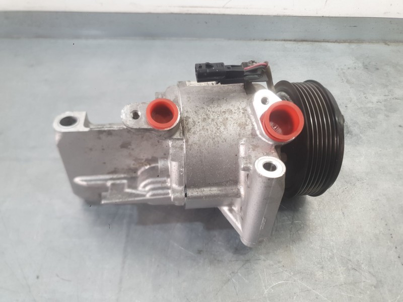 Recambio de compresor aire acondicionado para dacia sandero ii (b8_) 1.5 blue dci 95 (b8jl) referencia OEM IAM 926001571R  
