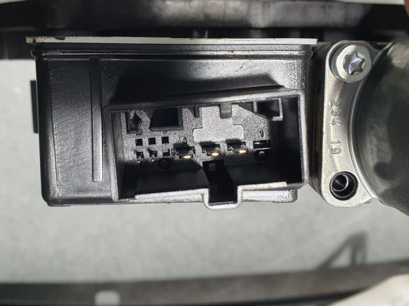 Recambio de elevalunas trasero izquierdo para skoda octavia lim. (5e3) active referencia OEM IAM 5E0839461 1021C05538103 BROSE E