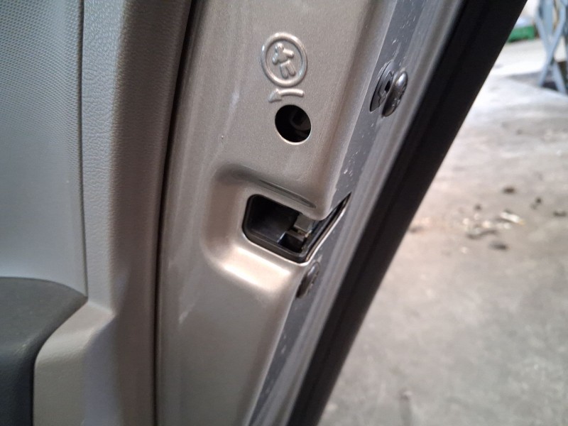 Recambio de cerradura puerta trasera derecha para seat toledo iv (kg3) 1.6 tdi referencia OEM IAM 5TB837016E  