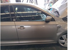 PUERTA DELANTERA DERECHA 5JA831056B TOCADA 
