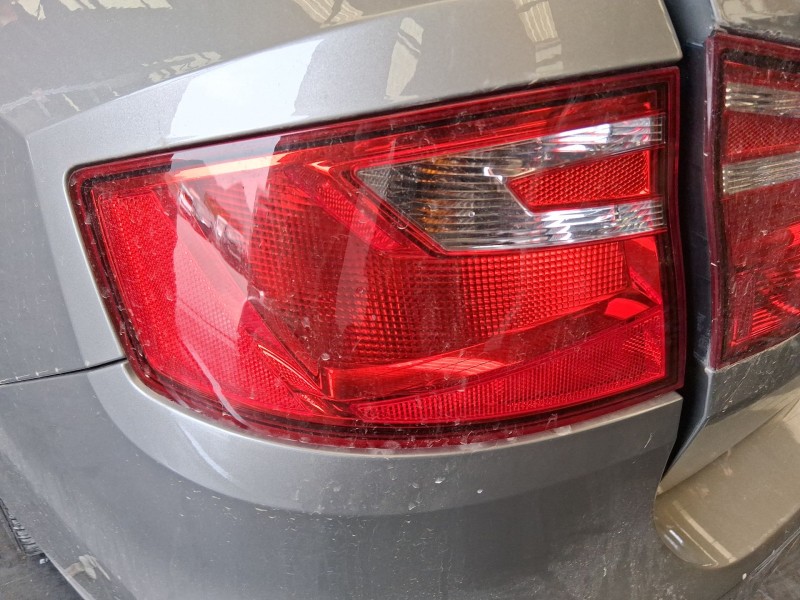 Recambio de piloto trasero izquierdo exterior para seat toledo iv (kg3) 1.6 tdi referencia OEM IAM 6JH945095E  