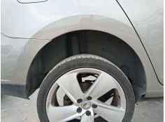 PLASTICO PASE RUEDA TRAS. DCH. 5JA810970B 