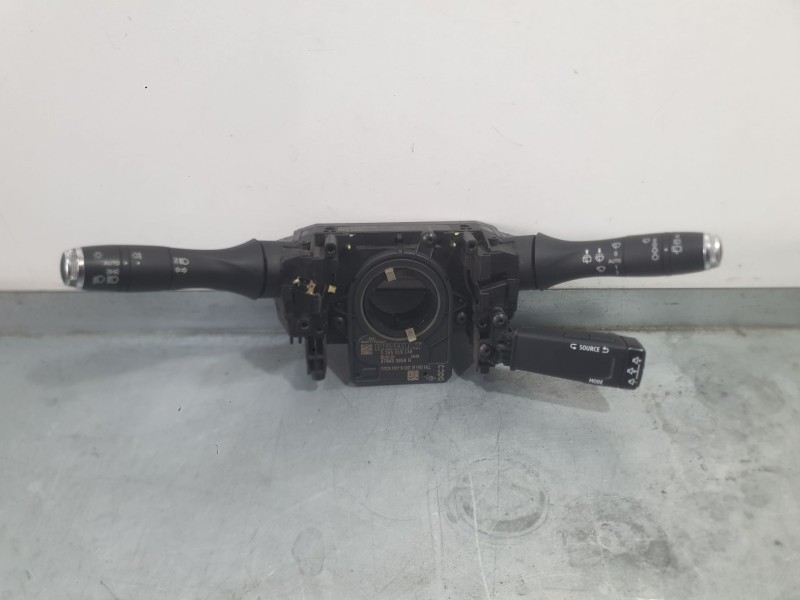 Recambio de mando luces y limpia para renault captur ii (hf_) blue dci 115 (hfad) referencia OEM IAM 255675601R  