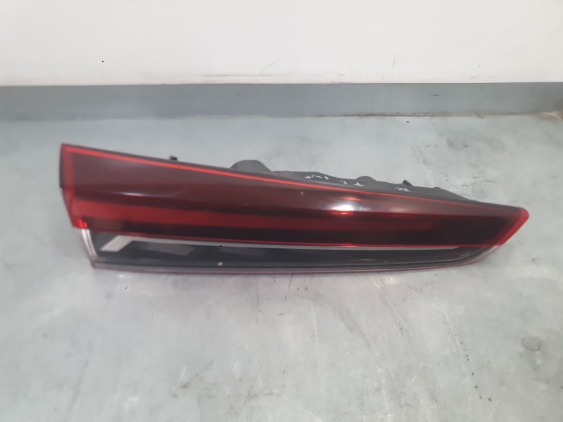 Recambio de piloto trasero izquierdo interior para renault captur ii (hf_) blue dci 115 (hfad) referencia OEM IAM 265553734R  