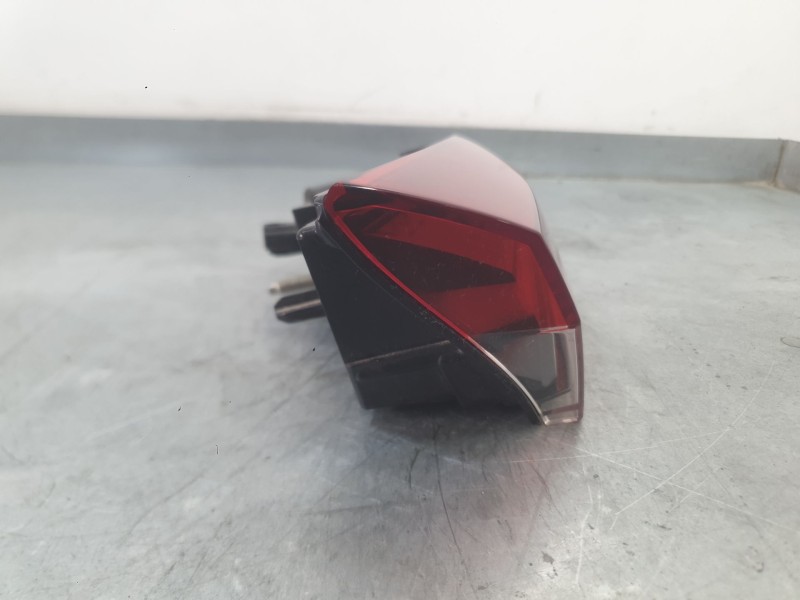 Recambio de piloto trasero izquierdo interior para renault captur ii (hf_) blue dci 115 (hfad) referencia OEM IAM 265553734R  