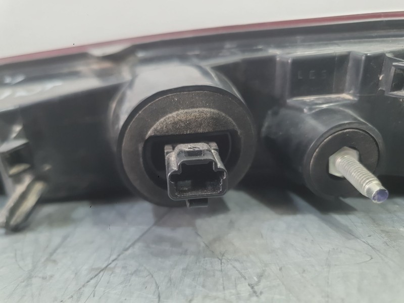 Recambio de piloto trasero izquierdo interior para renault captur ii (hf_) blue dci 115 (hfad) referencia OEM IAM 265553734R  