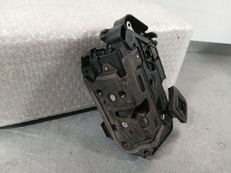Recambio de cerradura puerta delantera derecha para seat arona (kj7, kjp) 1.0 tsi referencia OEM IAM 5TB837016A  