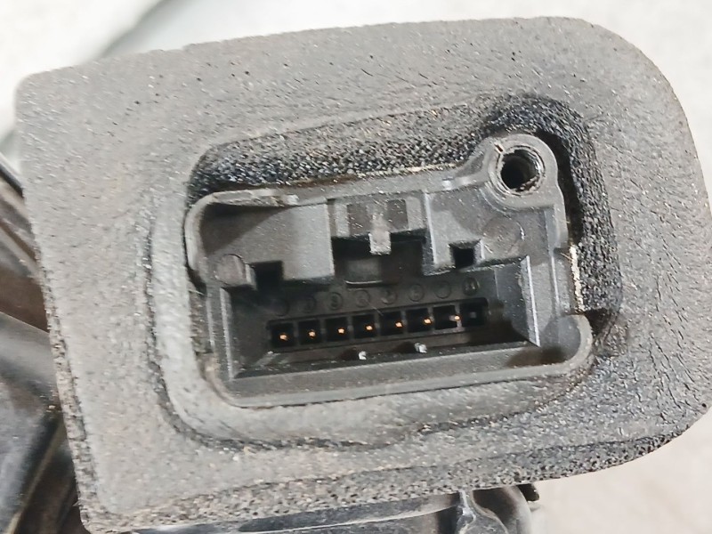Recambio de cerradura puerta delantera derecha para seat arona (kj7, kjp) 1.0 tsi referencia OEM IAM 5TB837016A  