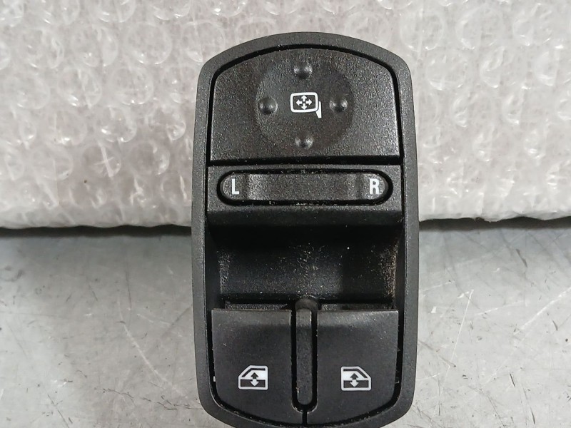 Recambio de mando elevalunas delantero izquierdo para opel corsa e (x15) 1.4 (08, 68) referencia OEM IAM 13430017 C/MANDO RETROV