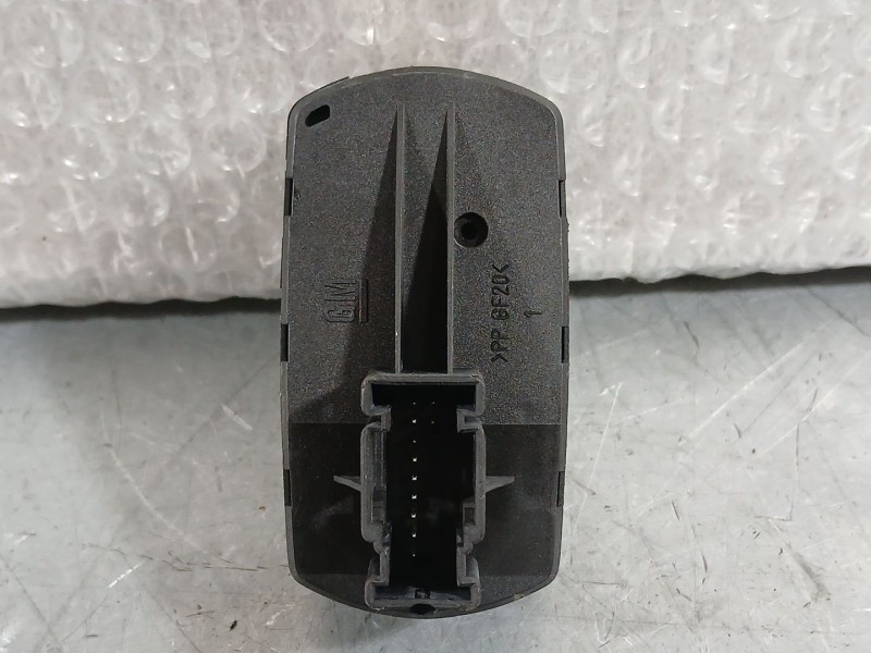 Recambio de mando elevalunas delantero izquierdo para opel corsa e (x15) 1.4 (08, 68) referencia OEM IAM 13430017 C/MANDO RETROV